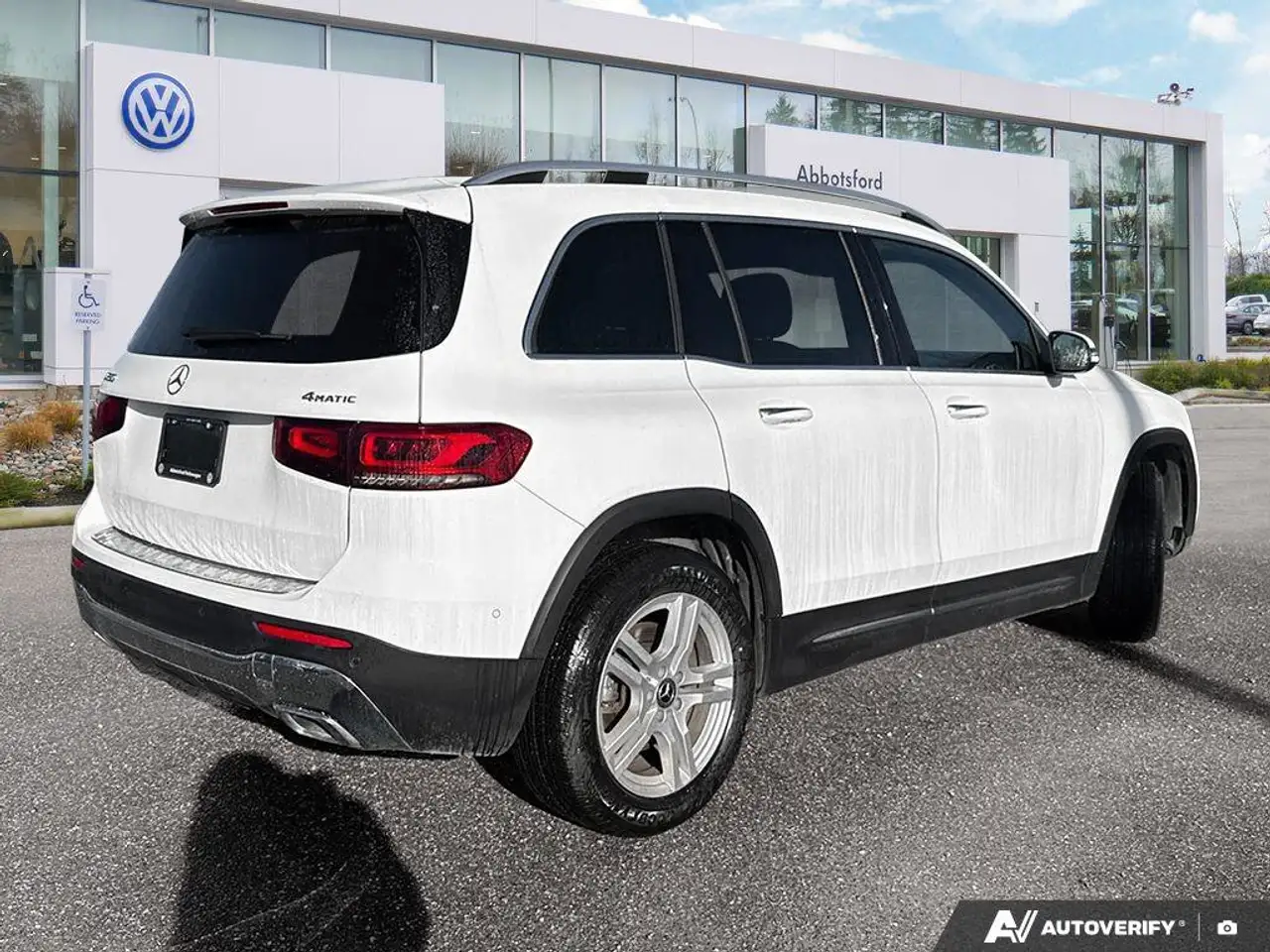 Mercedes-Benz GLB снимка Mercedes-Benz GLB