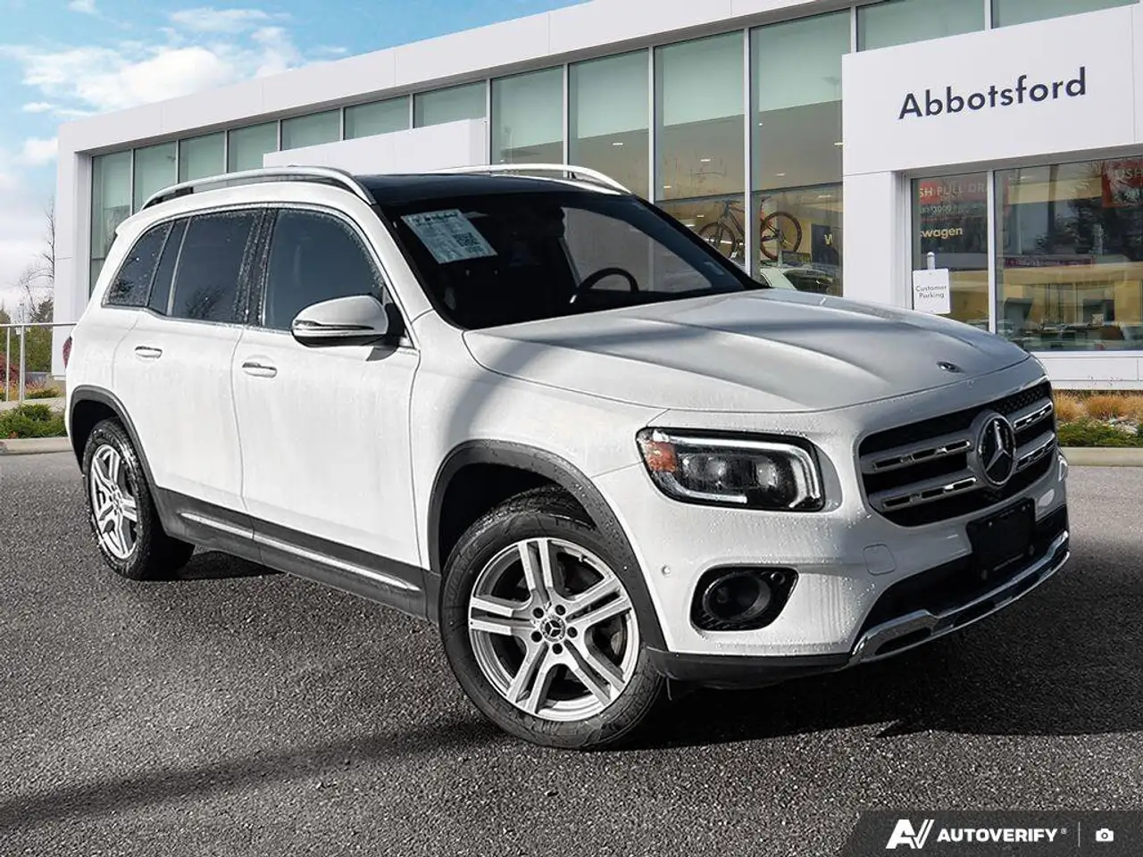 Mercedes-Benz GLB снимка Mercedes-Benz GLB