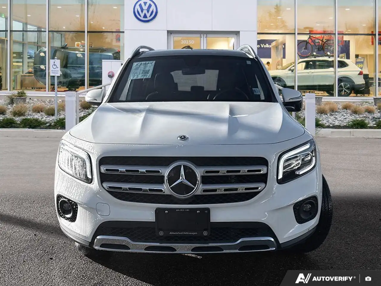 Mercedes-Benz GLB снимка Mercedes-Benz GLB