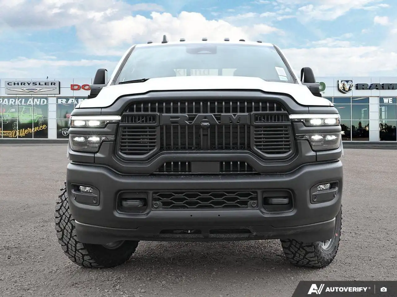 RAM 2500 снимка RAM 2500