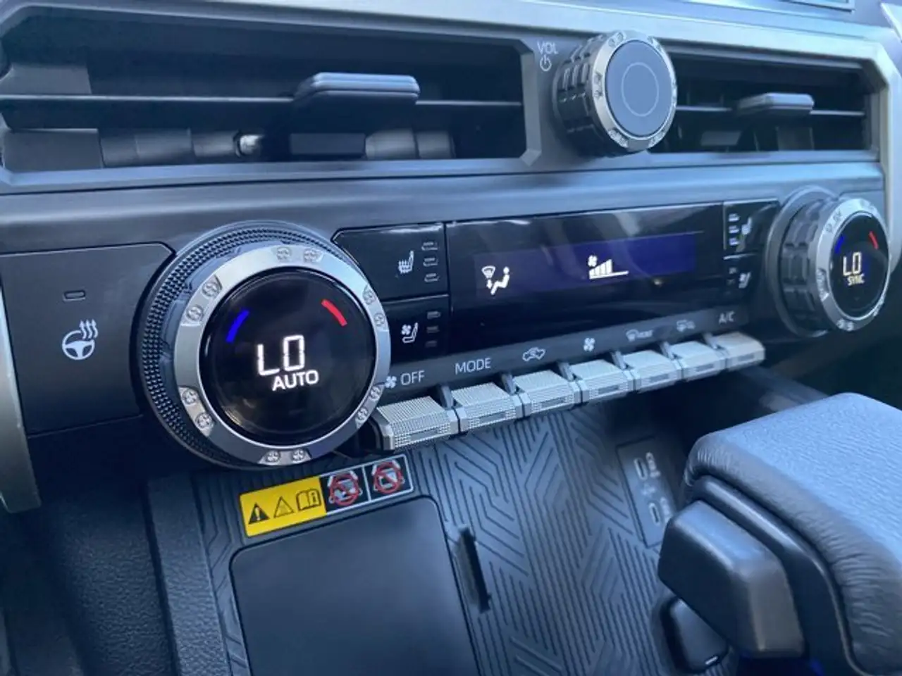Toyota Tacoma снимка Toyota Tacoma