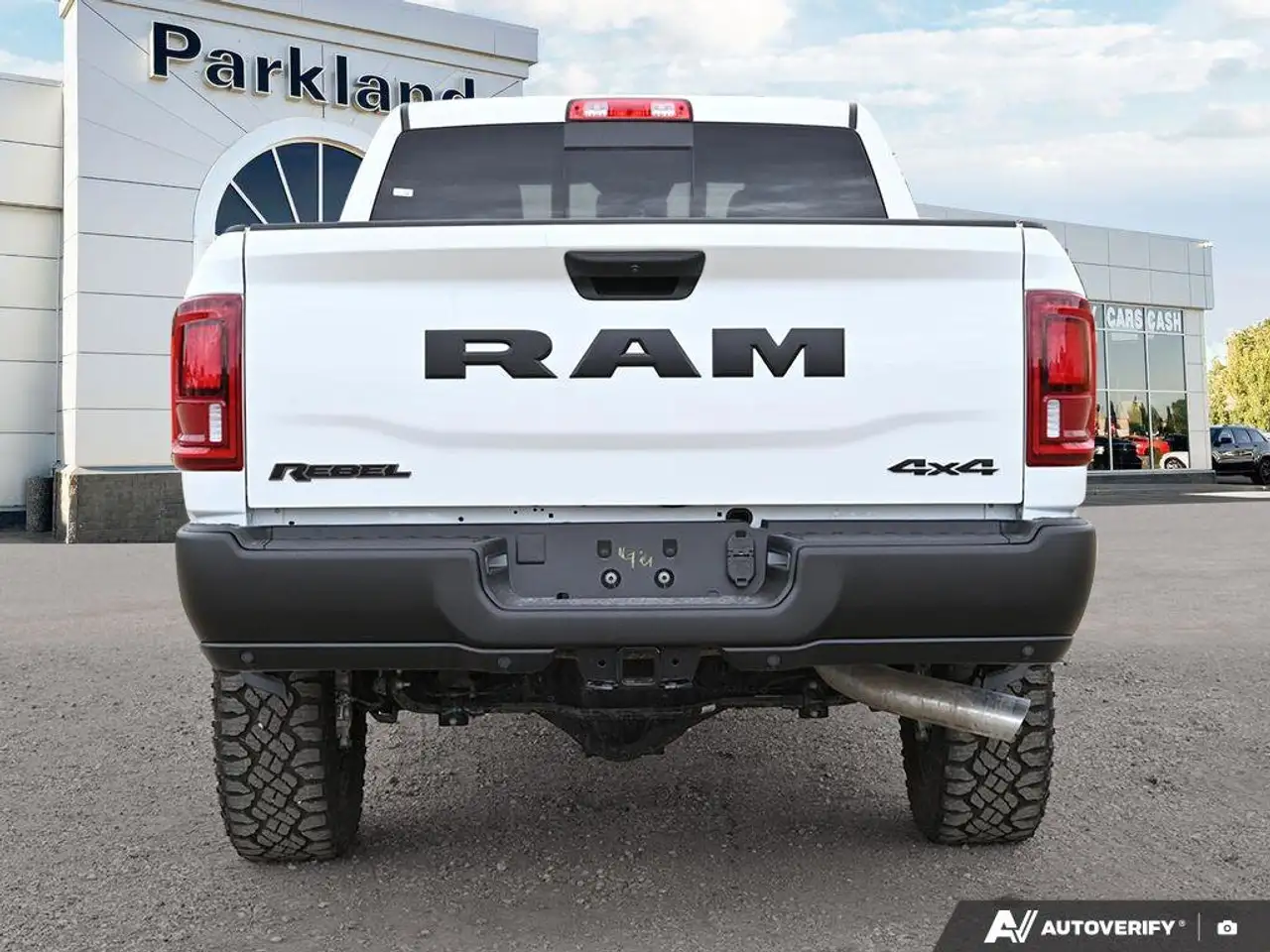 RAM 2500 снимка RAM 2500