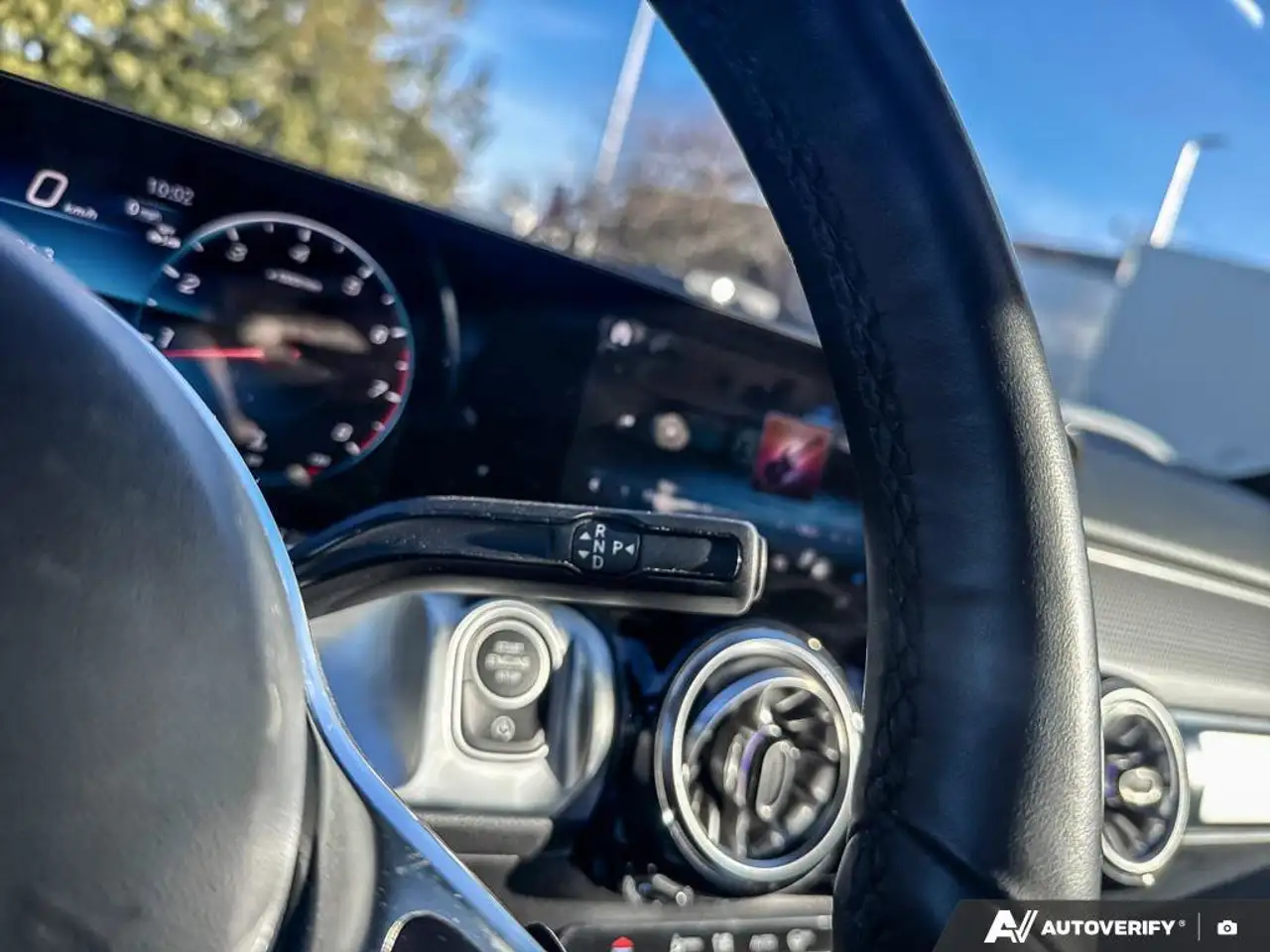 Mercedes-Benz GLB снимка Mercedes-Benz GLB