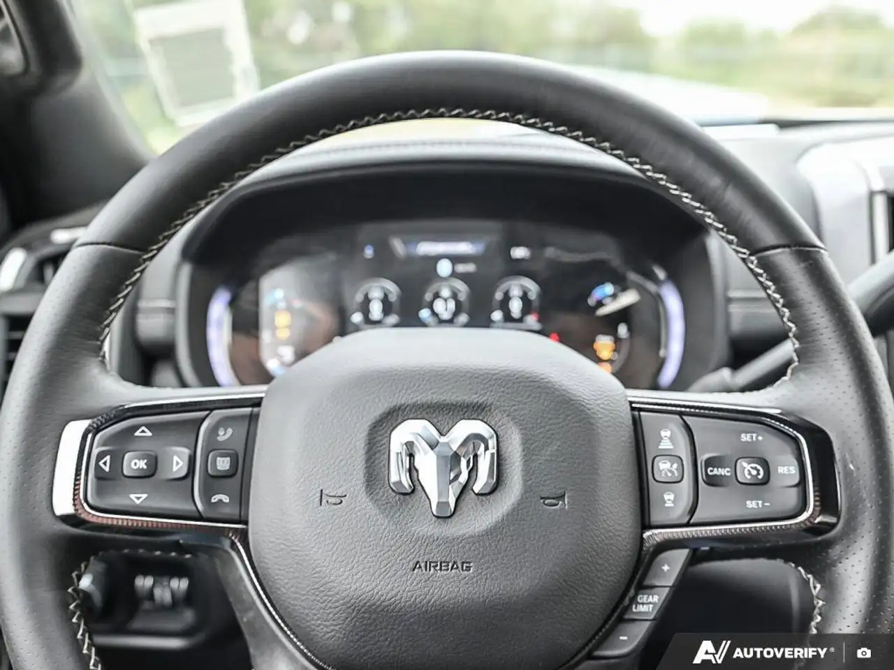 RAM 2500 снимка RAM 2500