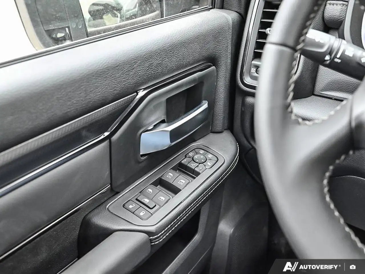RAM 2500 снимка RAM 2500