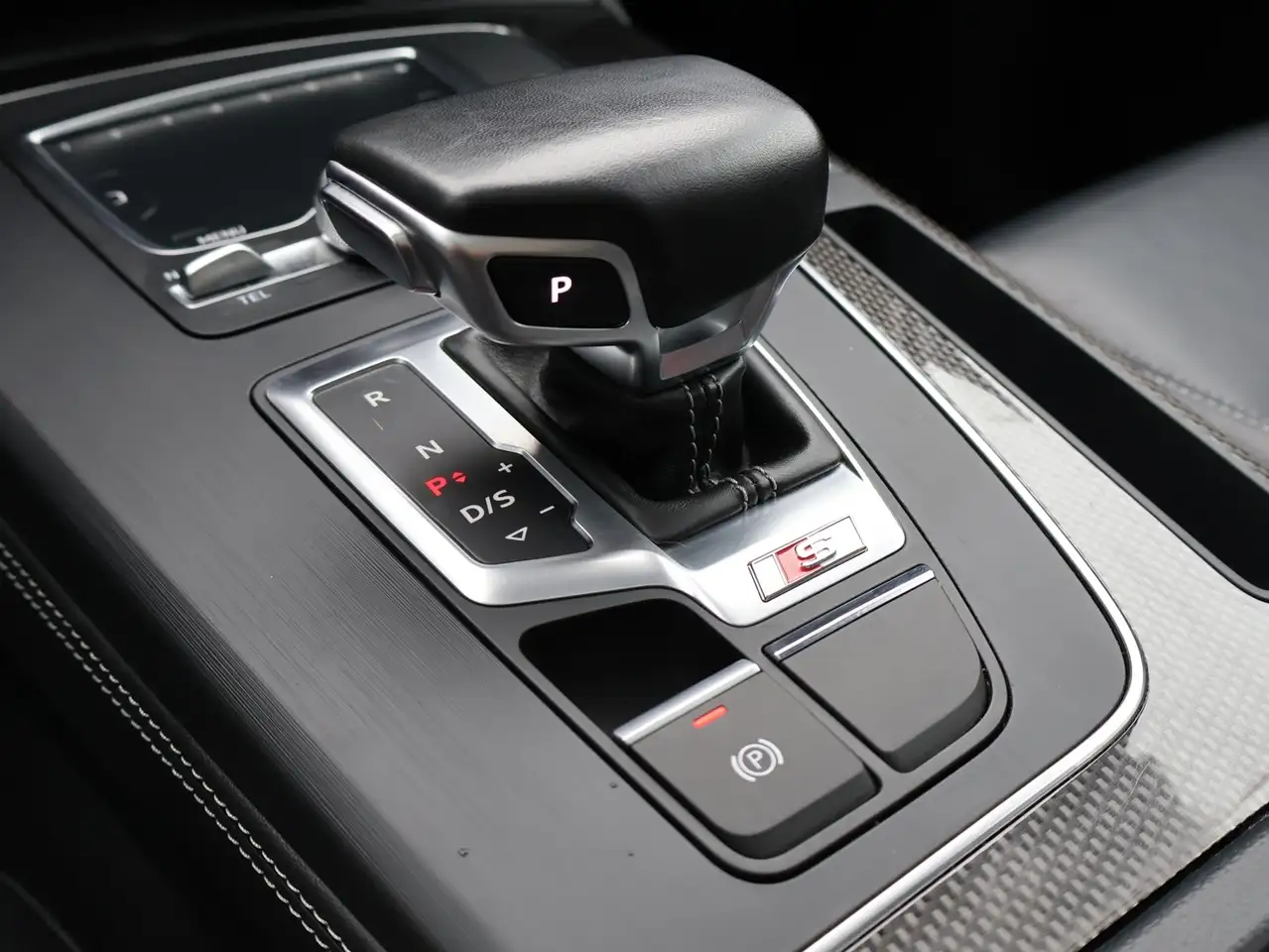 Audi SQ5 снимка Audi SQ5