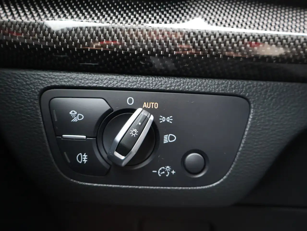 Audi SQ5 снимка Audi SQ5