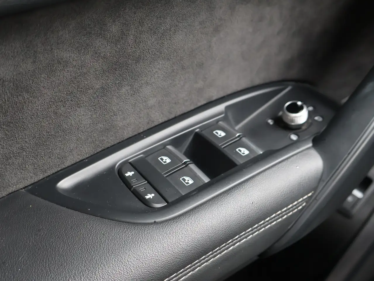 Audi SQ5 снимка Audi SQ5