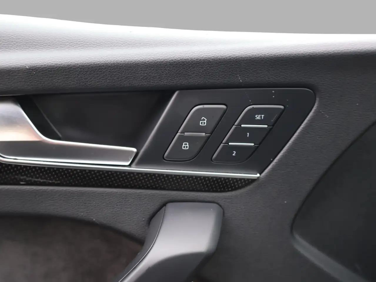 Audi SQ5 снимка Audi SQ5