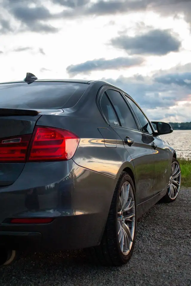 BMW 3 Series снимка BMW 3 Series
