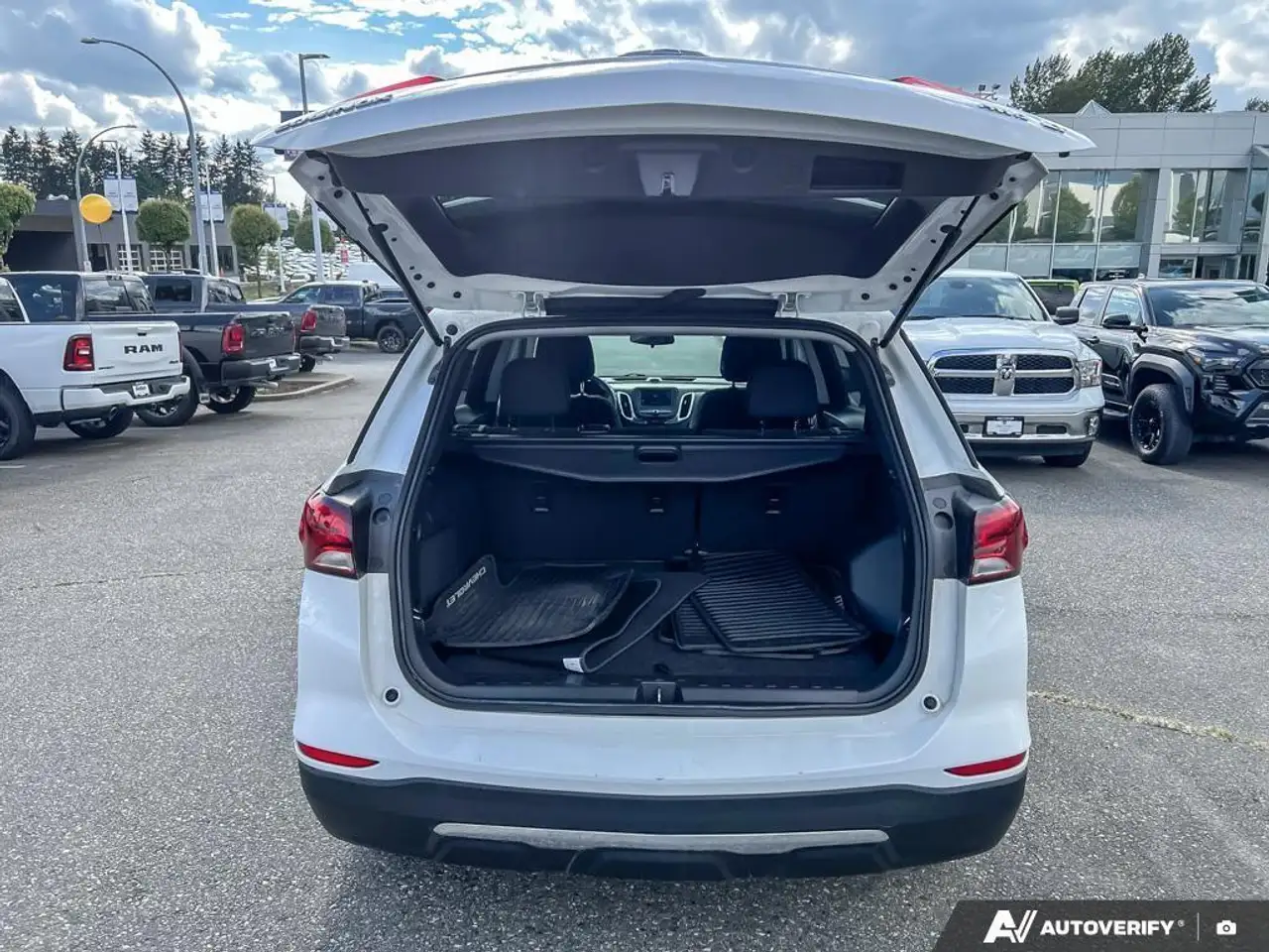Chevrolet Equinox снимка Chevrolet Equinox