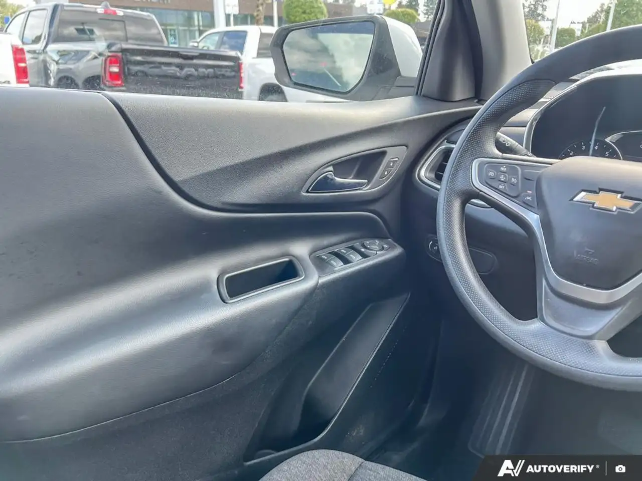 Chevrolet Equinox снимка Chevrolet Equinox