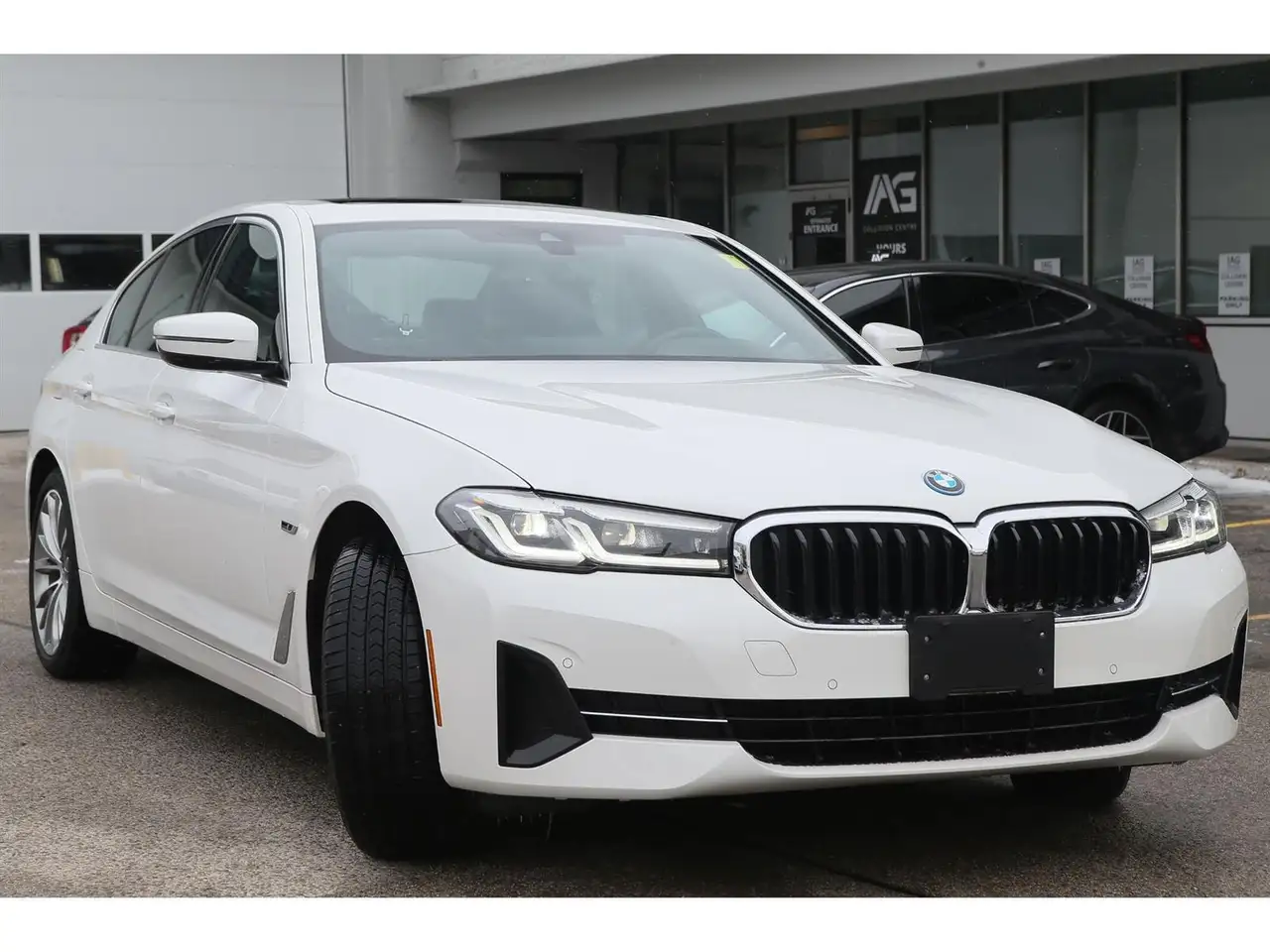 BMW 5 Series снимка BMW 5 Series