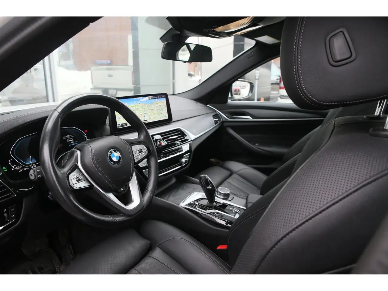 BMW 5 Series снимка BMW 5 Series