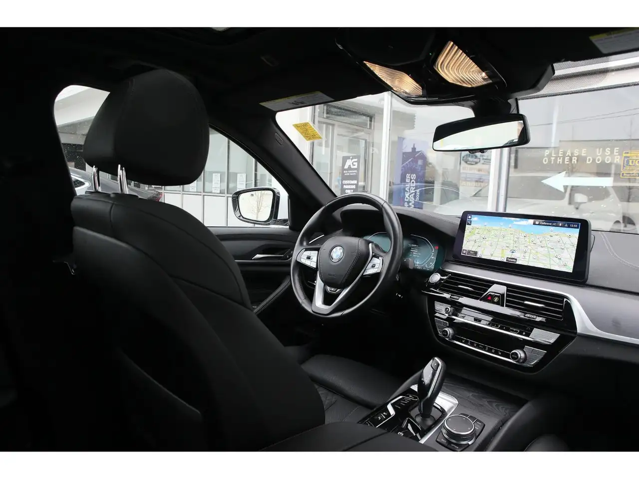 BMW 5 Series снимка BMW 5 Series