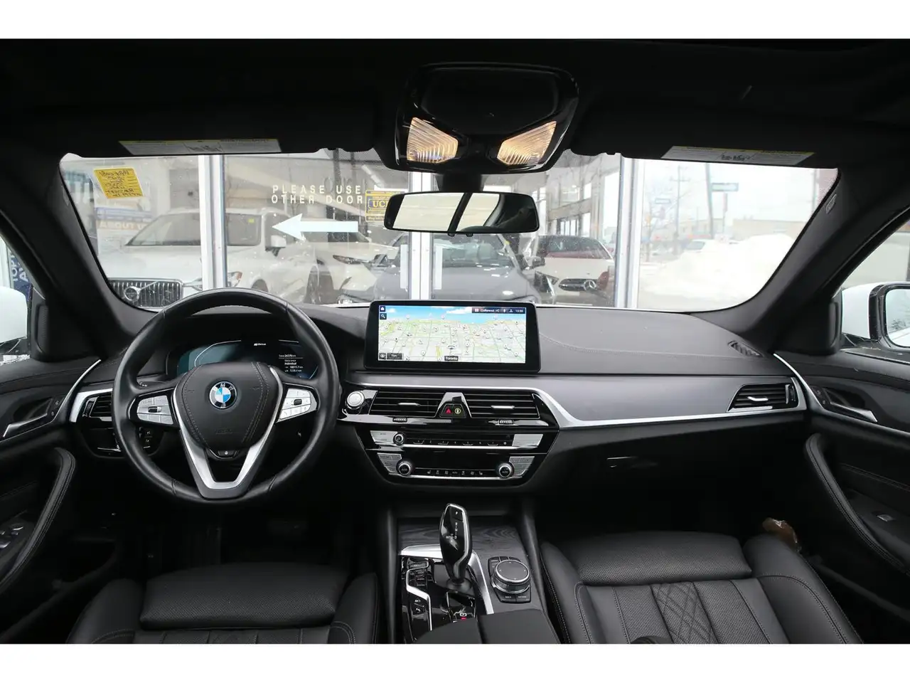 BMW 5 Series снимка BMW 5 Series