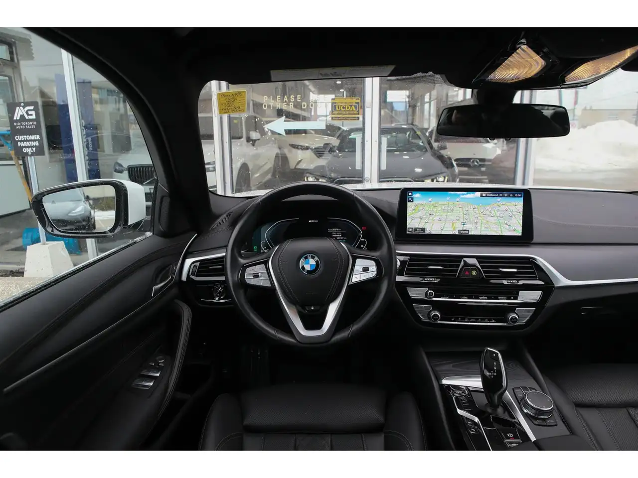 BMW 5 Series снимка BMW 5 Series