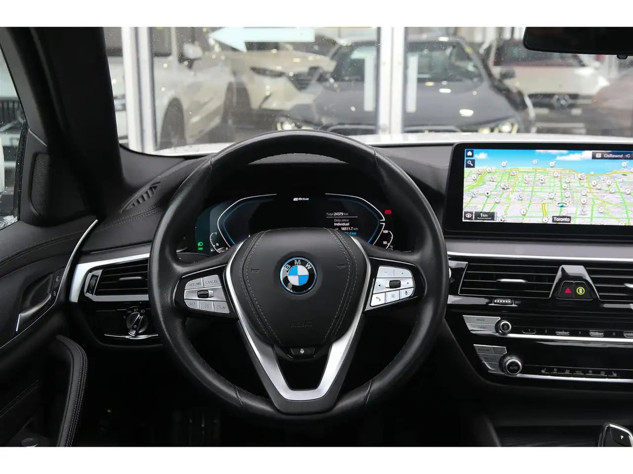 BMW 5 Series снимка BMW 5 Series