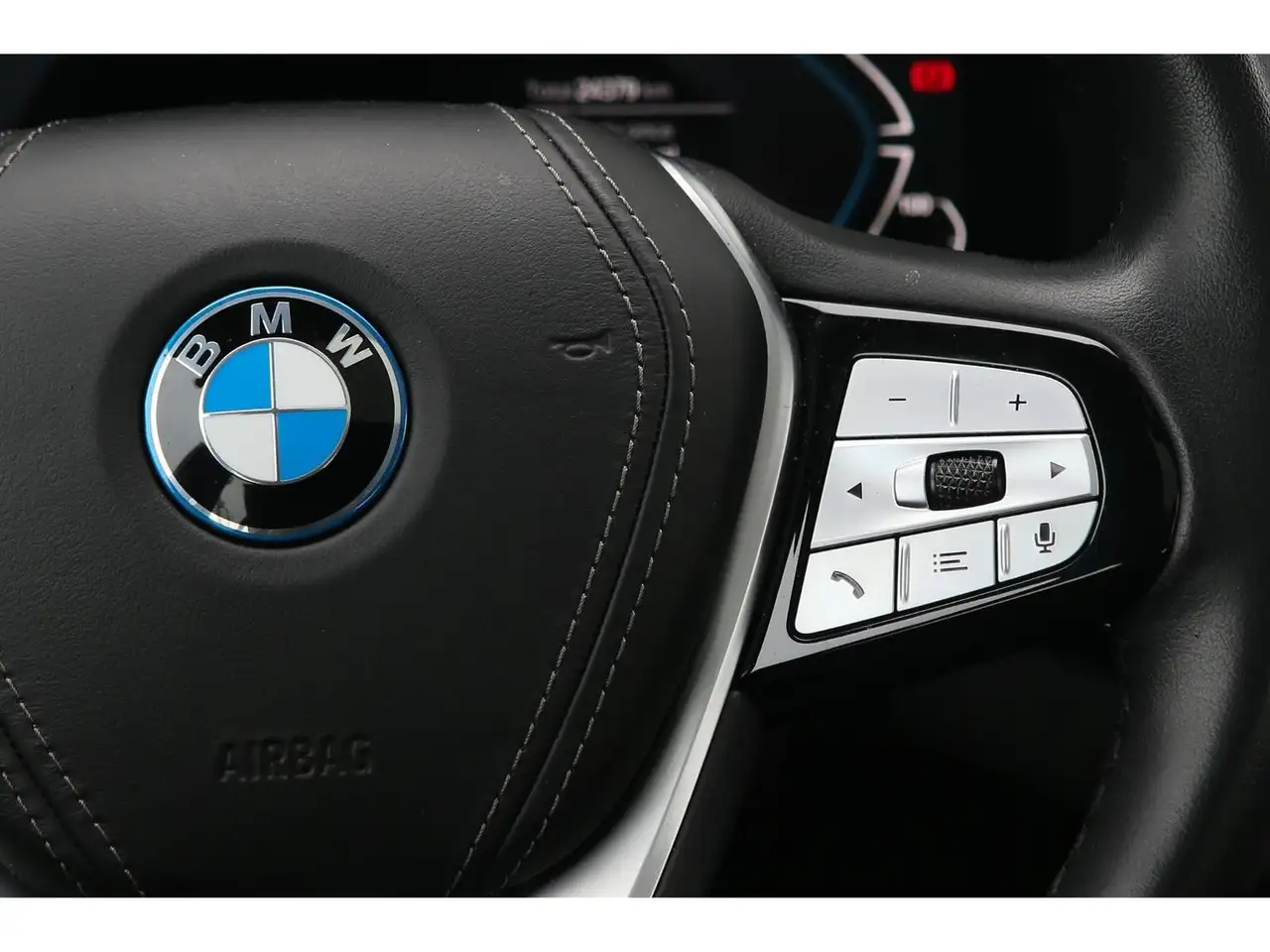 BMW 5 Series снимка BMW 5 Series