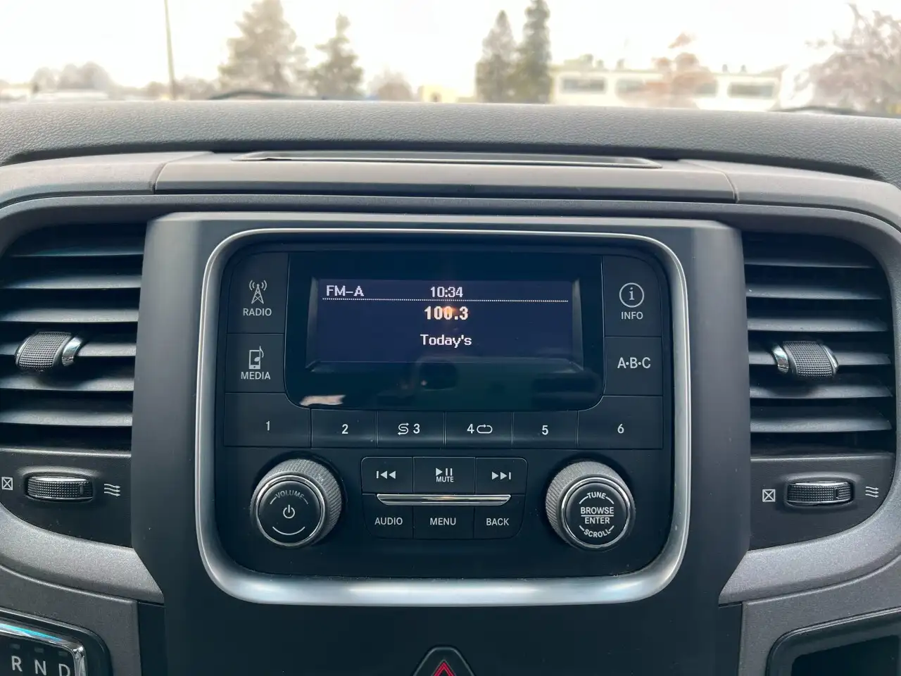RAM 1500 снимка RAM 1500