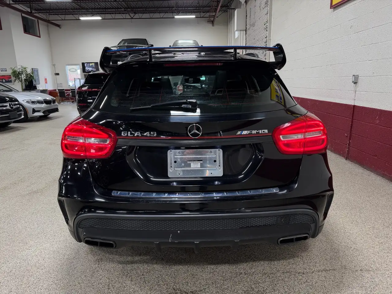 Mercedes-Benz GLA снимка Mercedes-Benz GLA