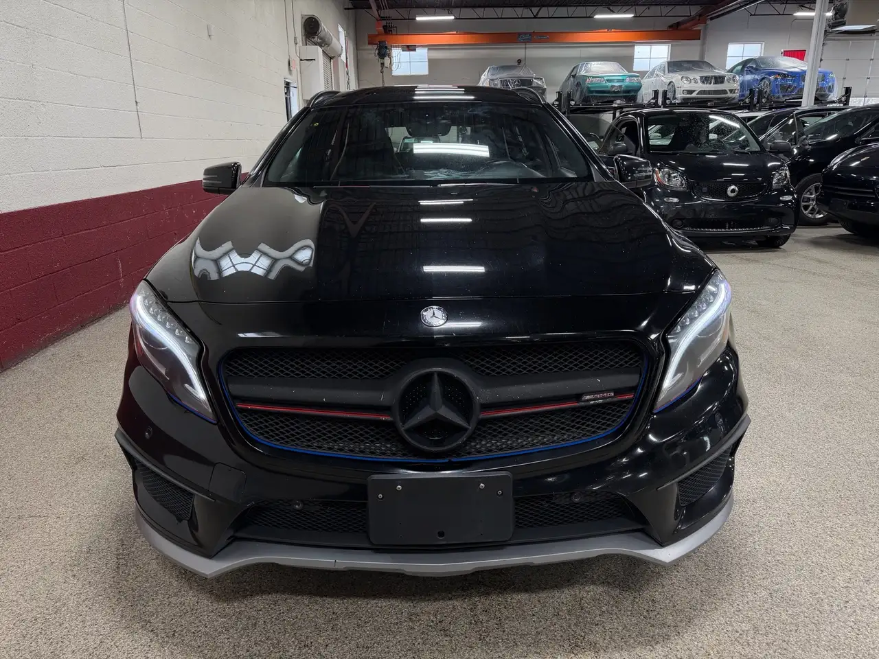 Mercedes-Benz GLA снимка Mercedes-Benz GLA
