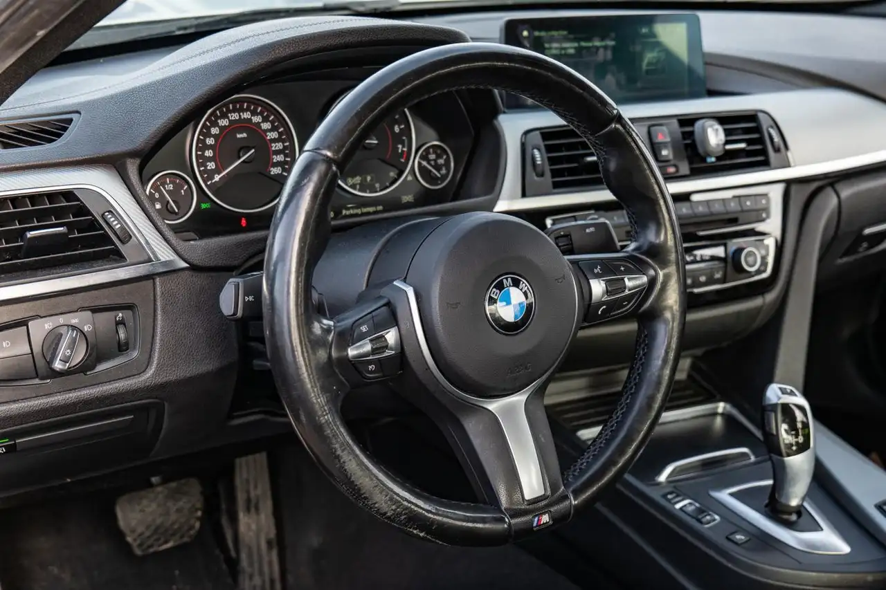 BMW 3 Series photo BMW 3 Series