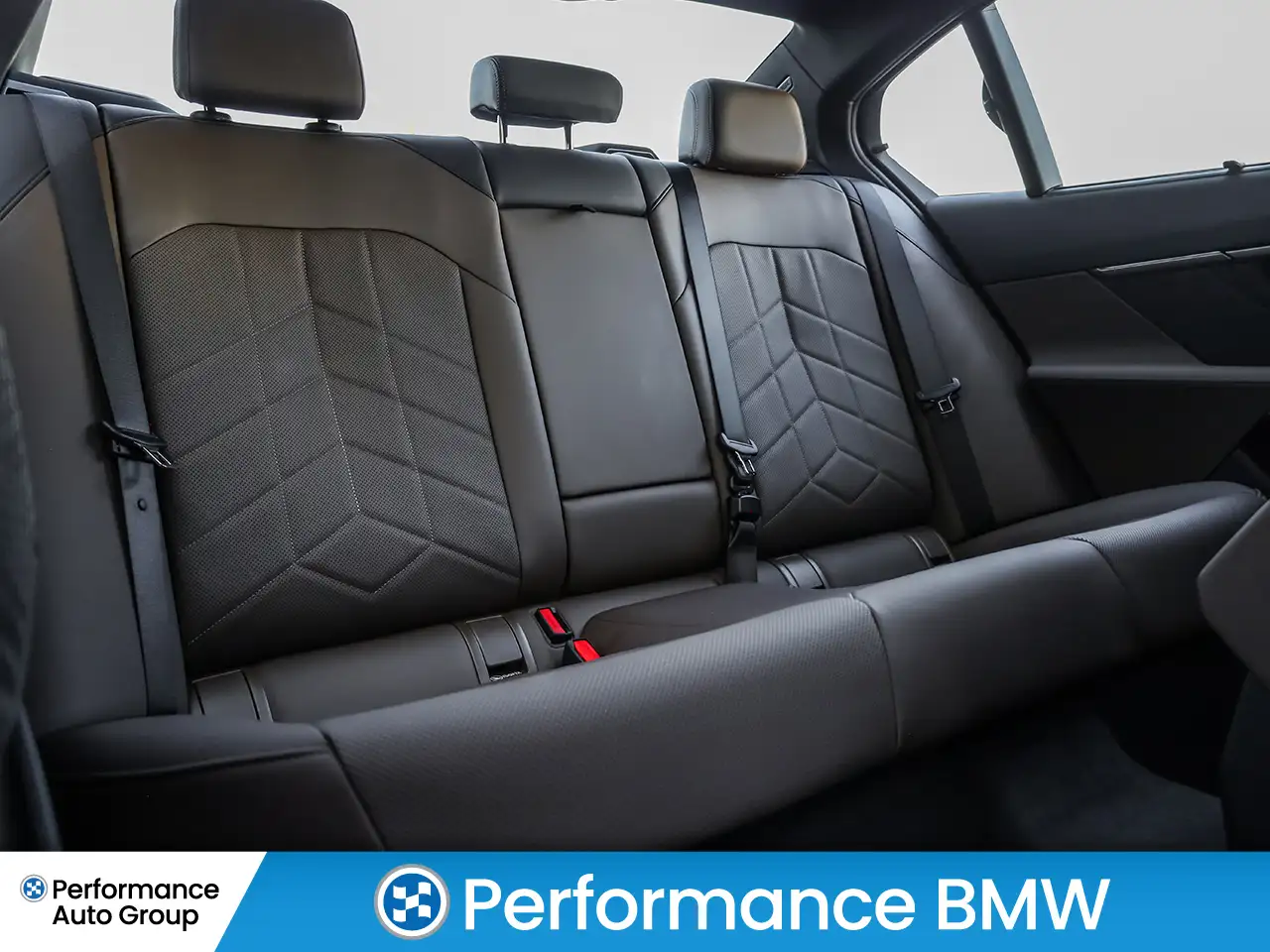 BMW 5 Series снимка BMW 5 Series