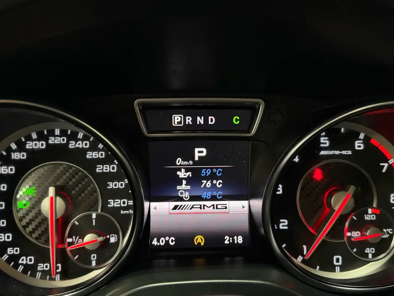 Mercedes-Benz GLA снимка Mercedes-Benz GLA