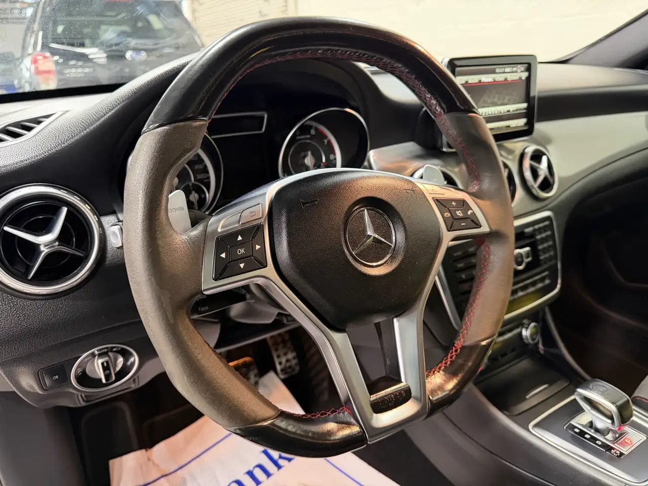 Mercedes-Benz GLA снимка Mercedes-Benz GLA