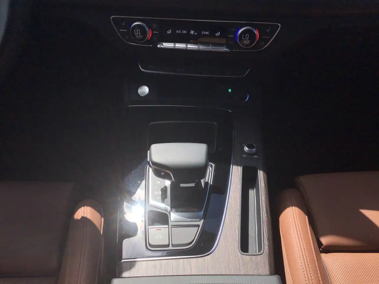 Audi Q5 снимка Audi Q5