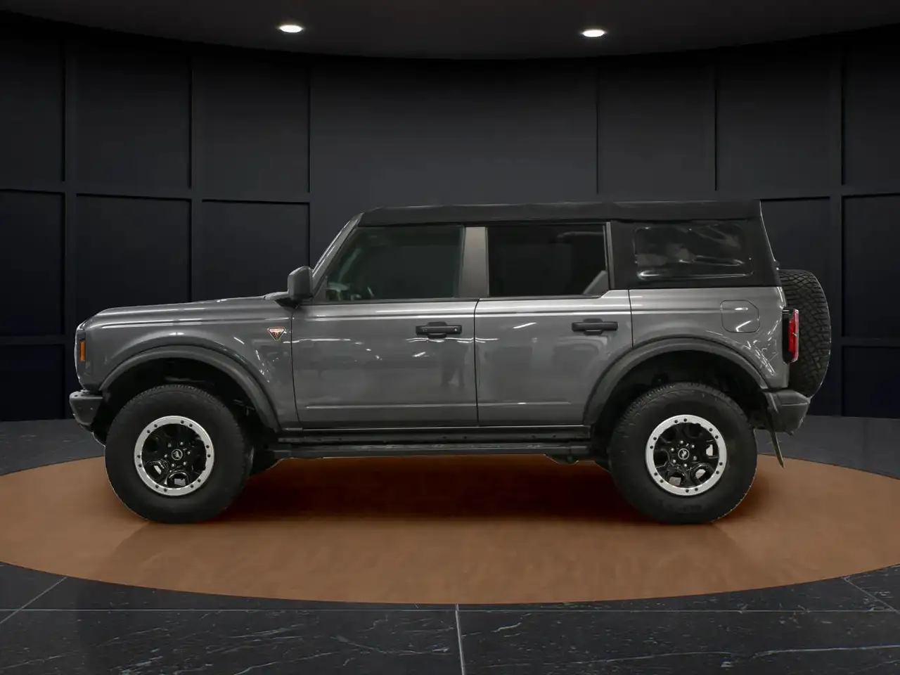 Ford Bronco снимка Ford Bronco