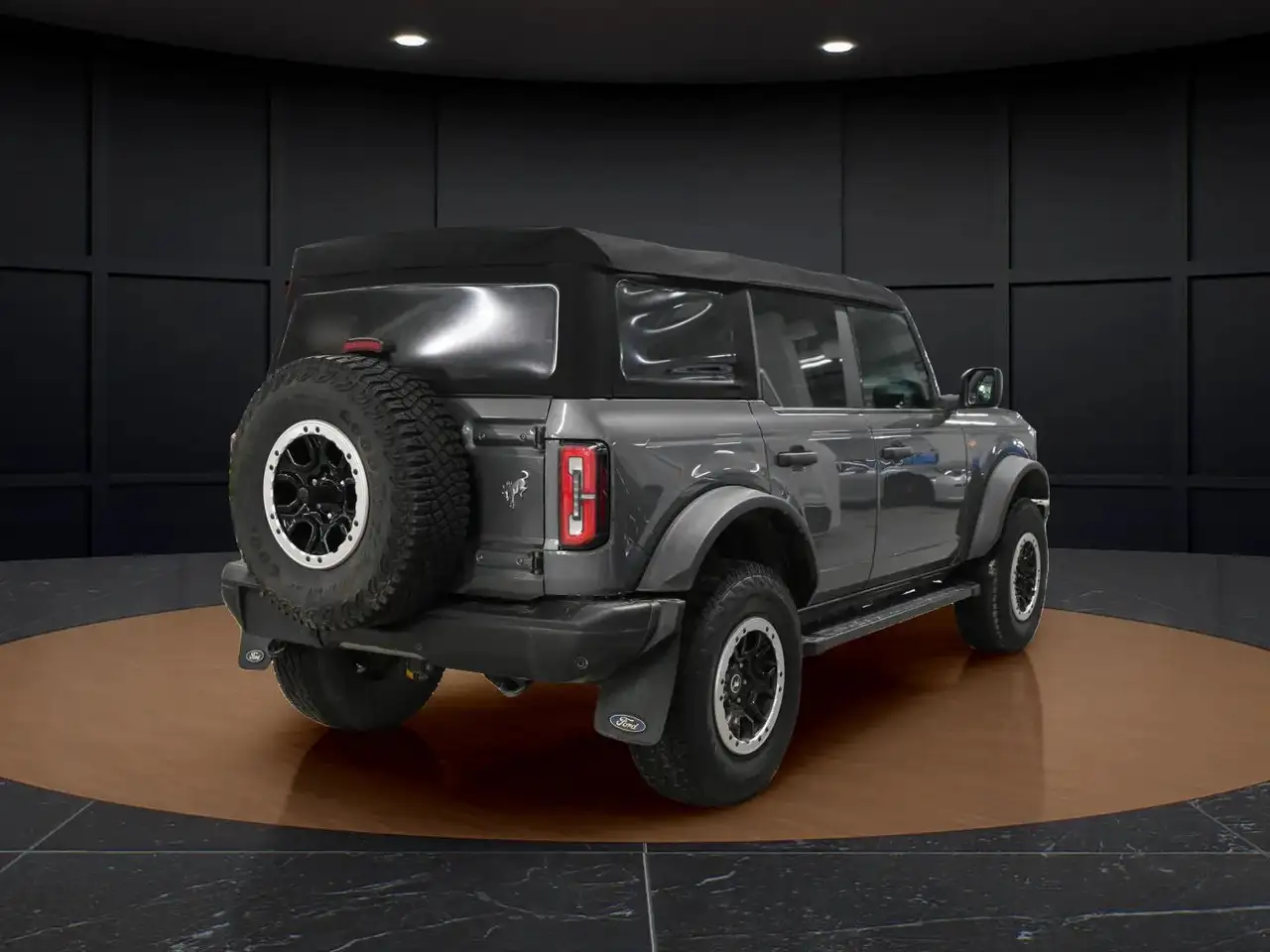 Ford Bronco снимка Ford Bronco