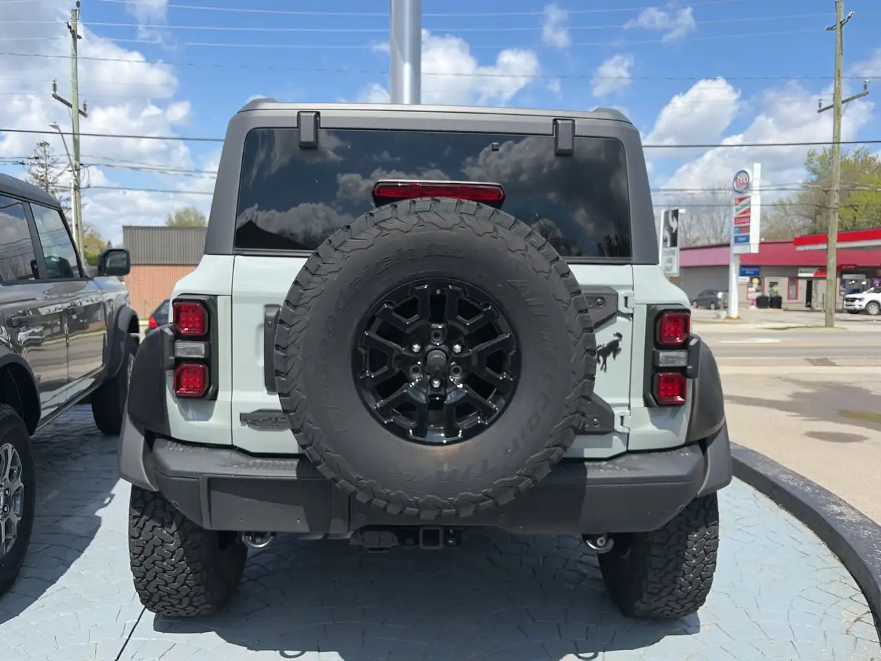 Ford Bronco photo Ford Bronco