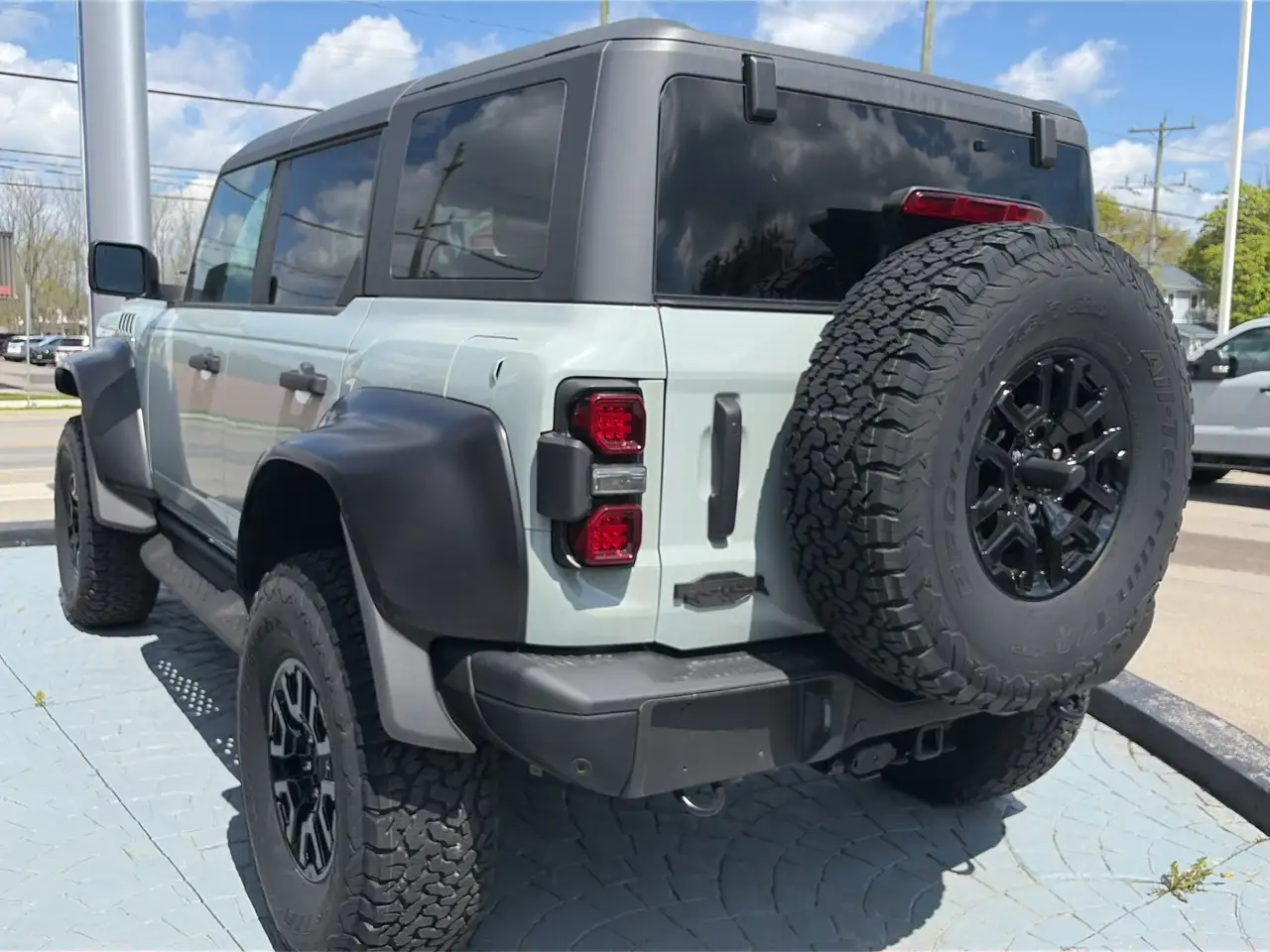 Ford Bronco photo Ford Bronco