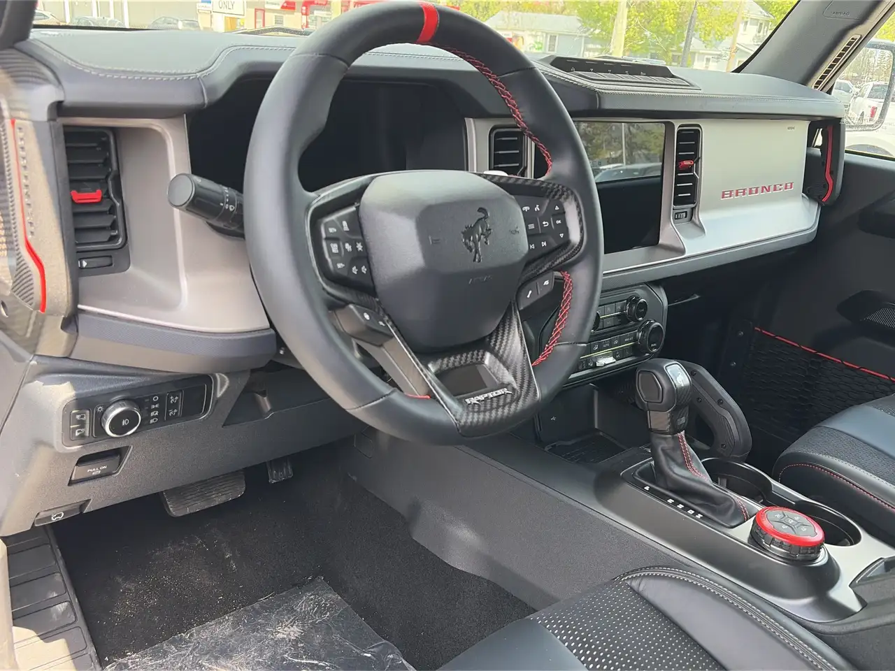 Ford Bronco photo Ford Bronco