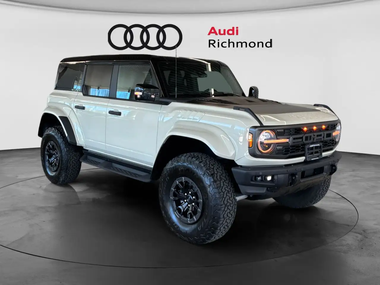 Ford Bronco снимка Ford Bronco