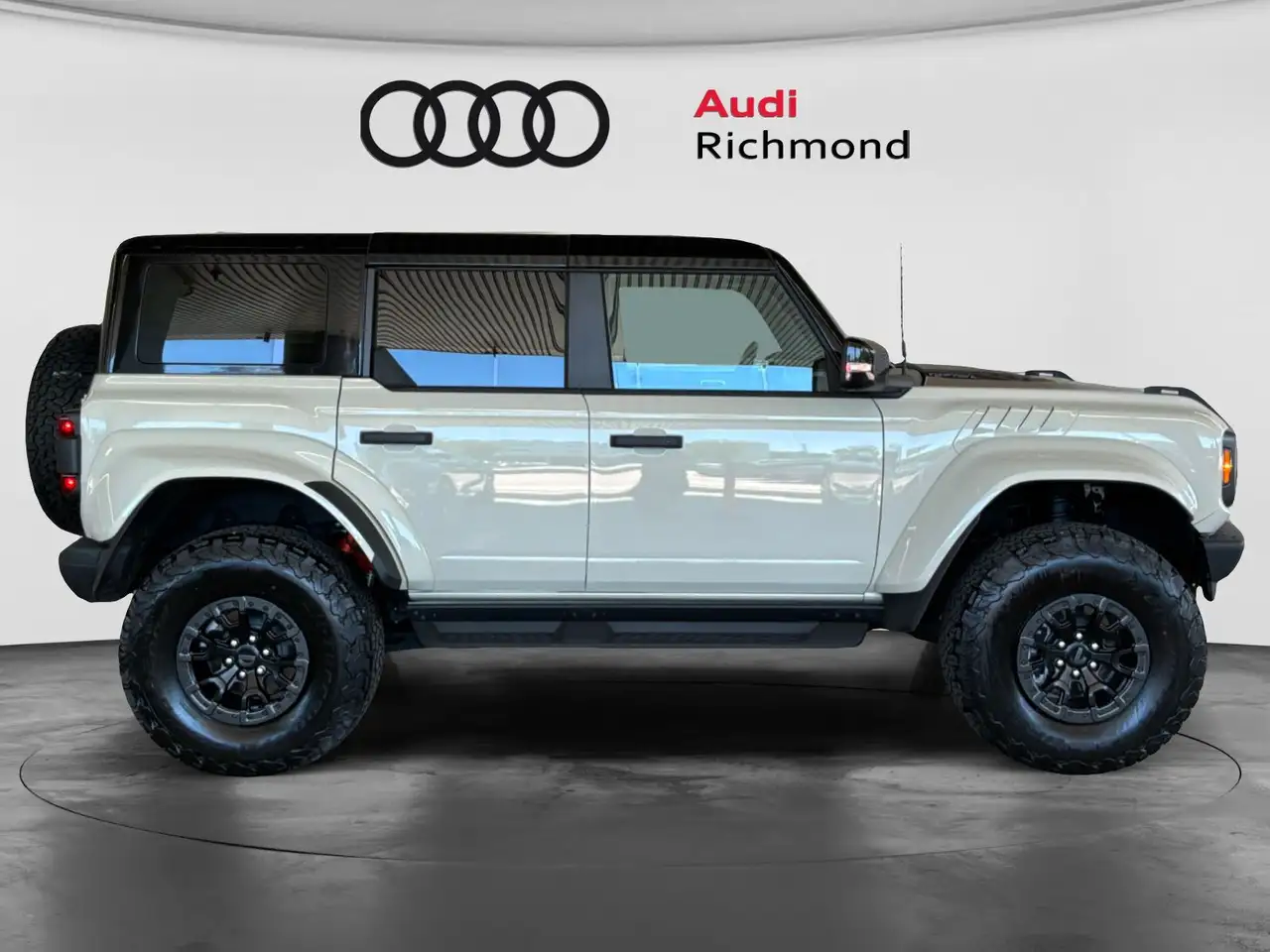 Ford Bronco снимка Ford Bronco