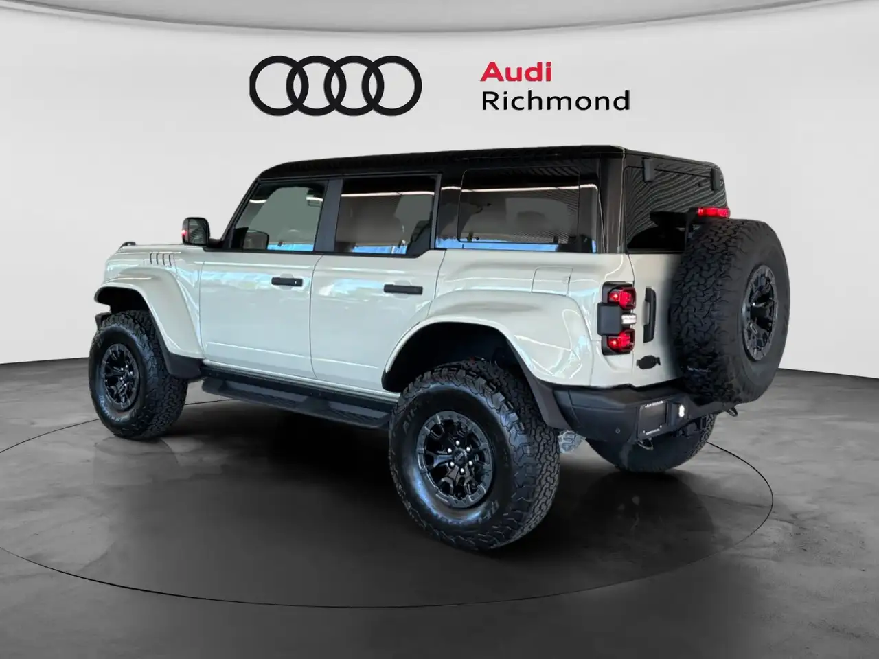 Ford Bronco снимка Ford Bronco