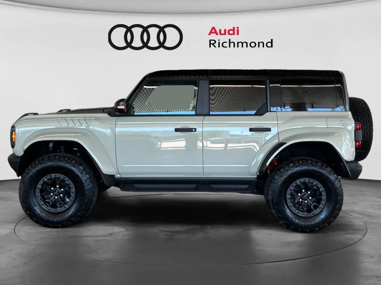 Ford Bronco снимка Ford Bronco