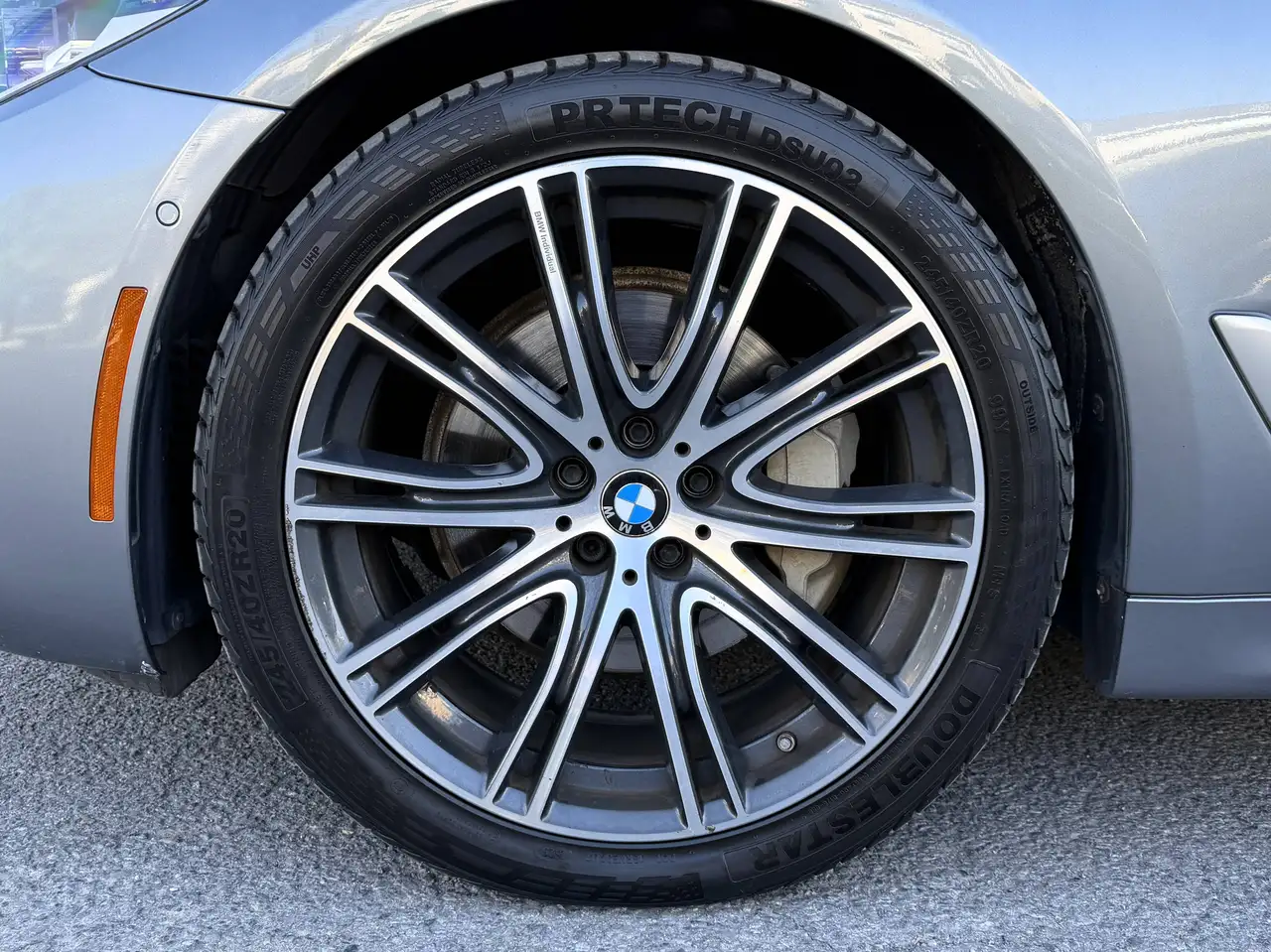 BMW 5 Series снимка BMW 5 Series
