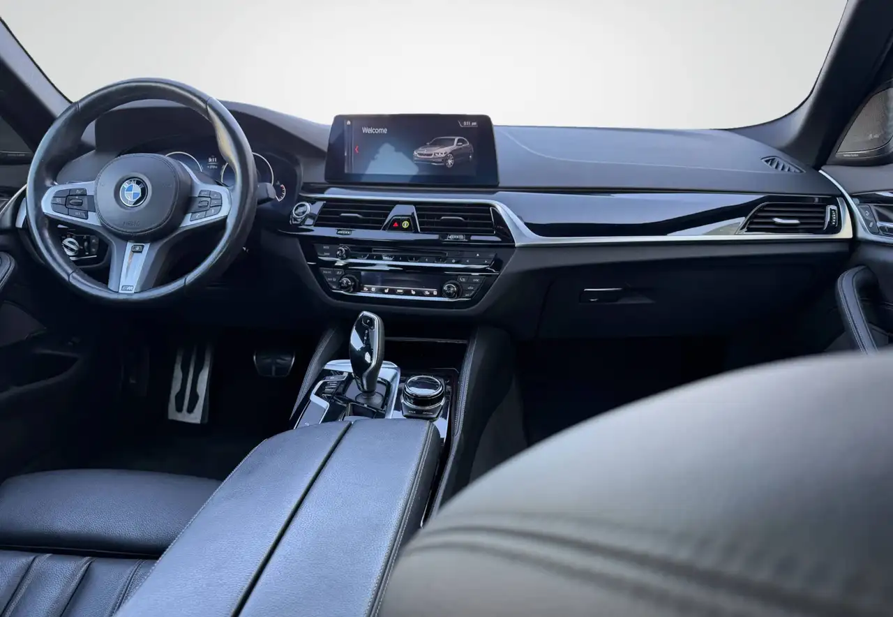 BMW 5 Series снимка BMW 5 Series
