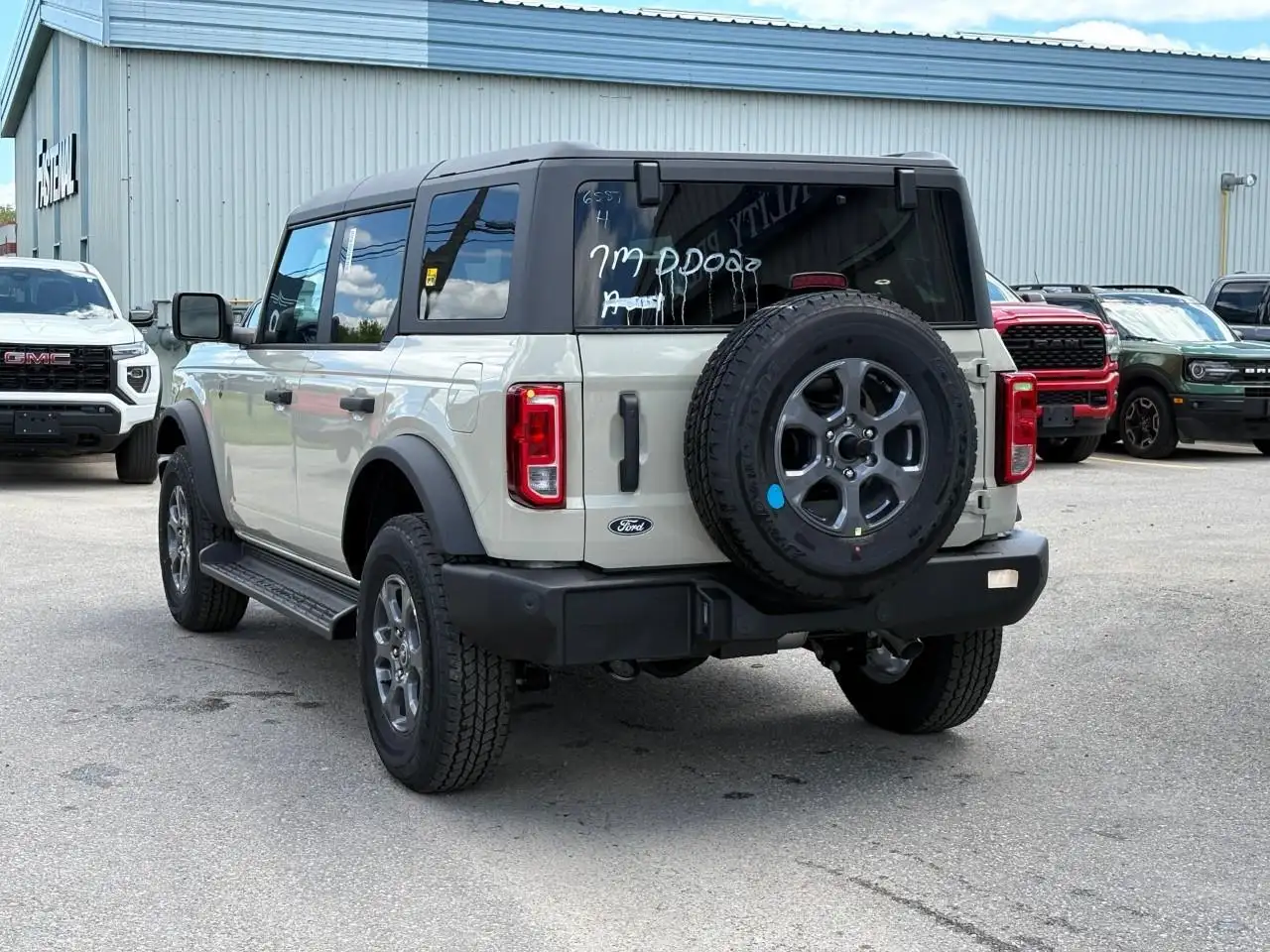 Ford Bronco снимка Ford Bronco