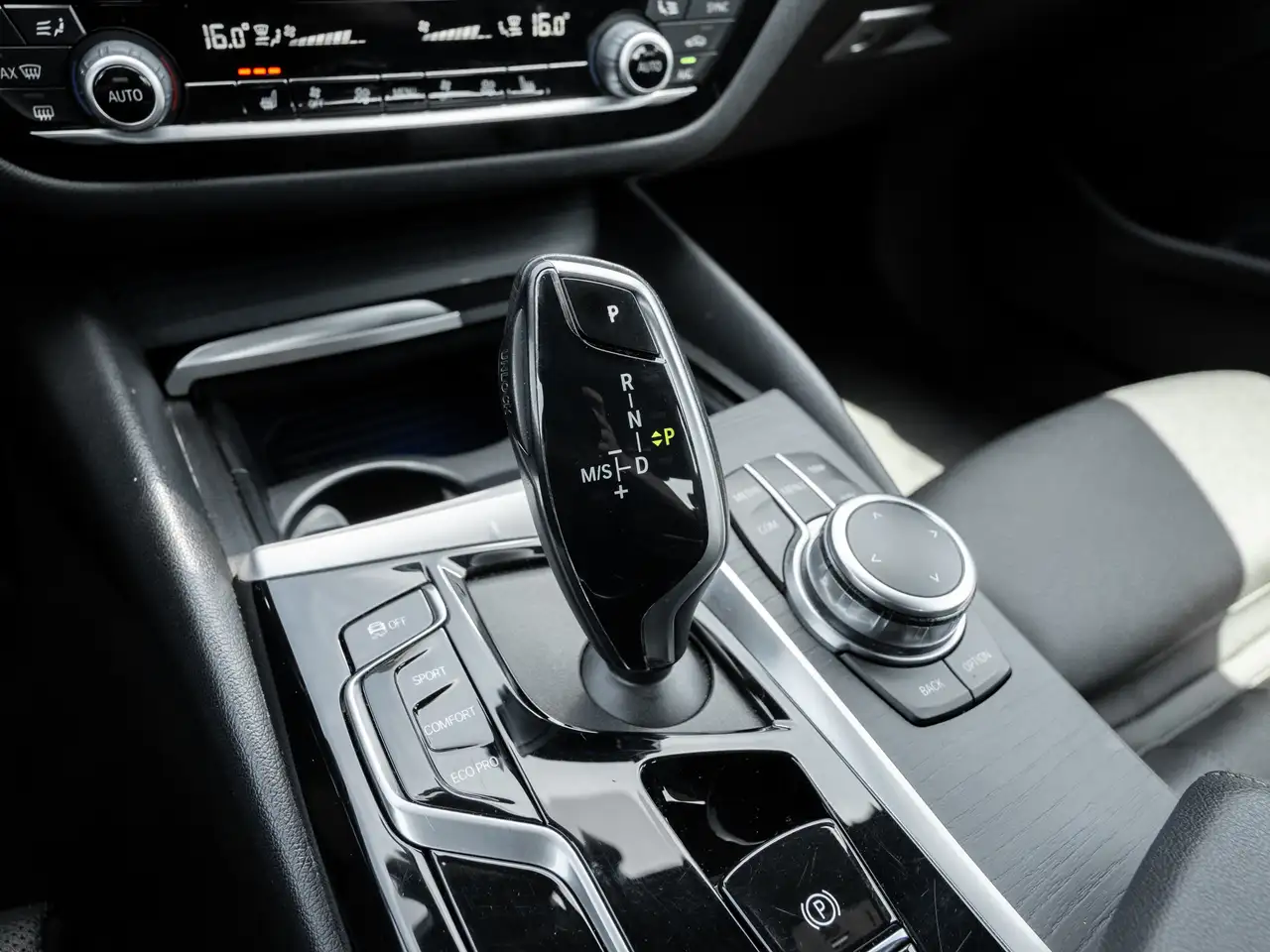 BMW 5 Series fotografie BMW 5 Series