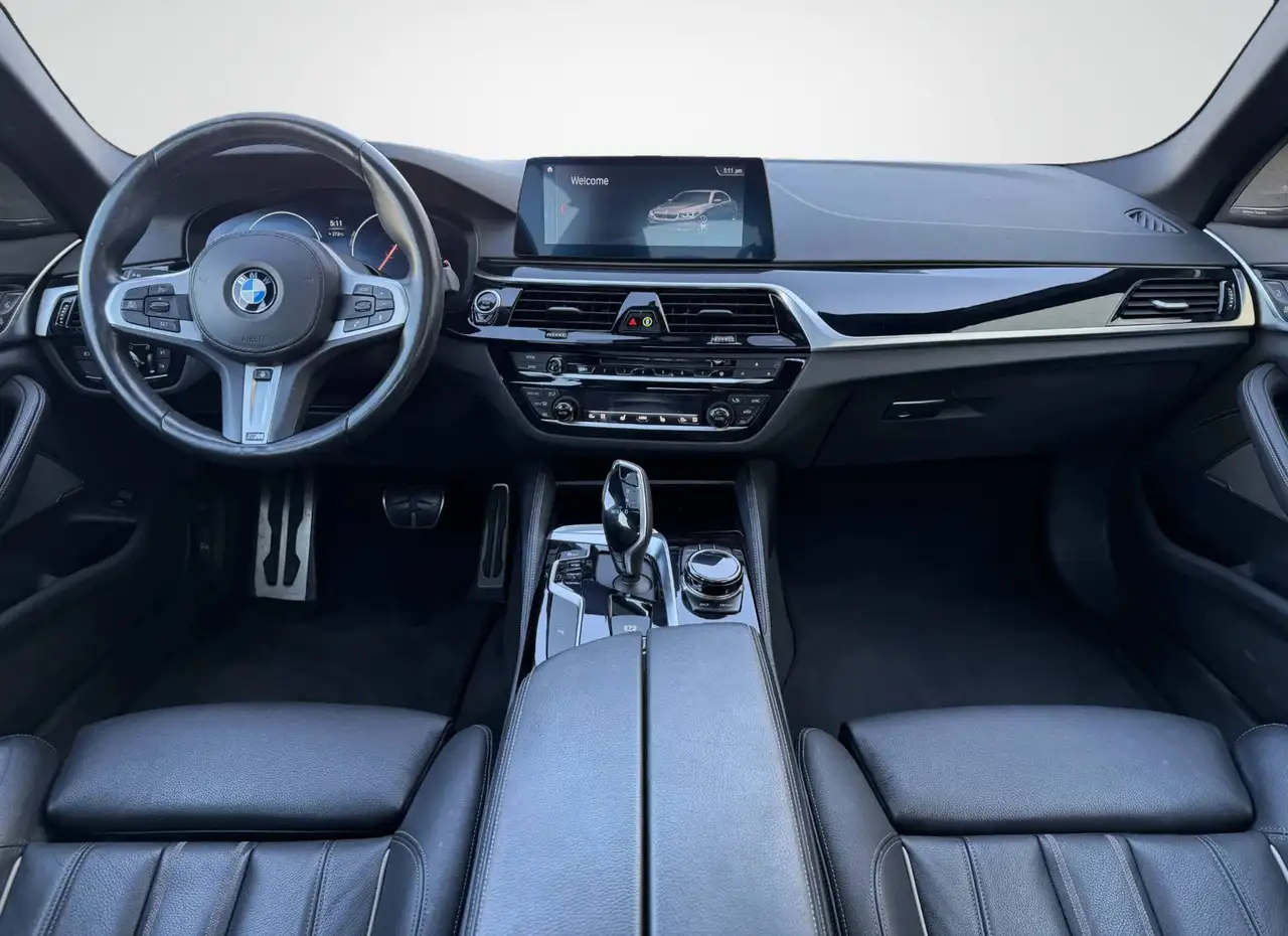 BMW 5 Series снимка BMW 5 Series