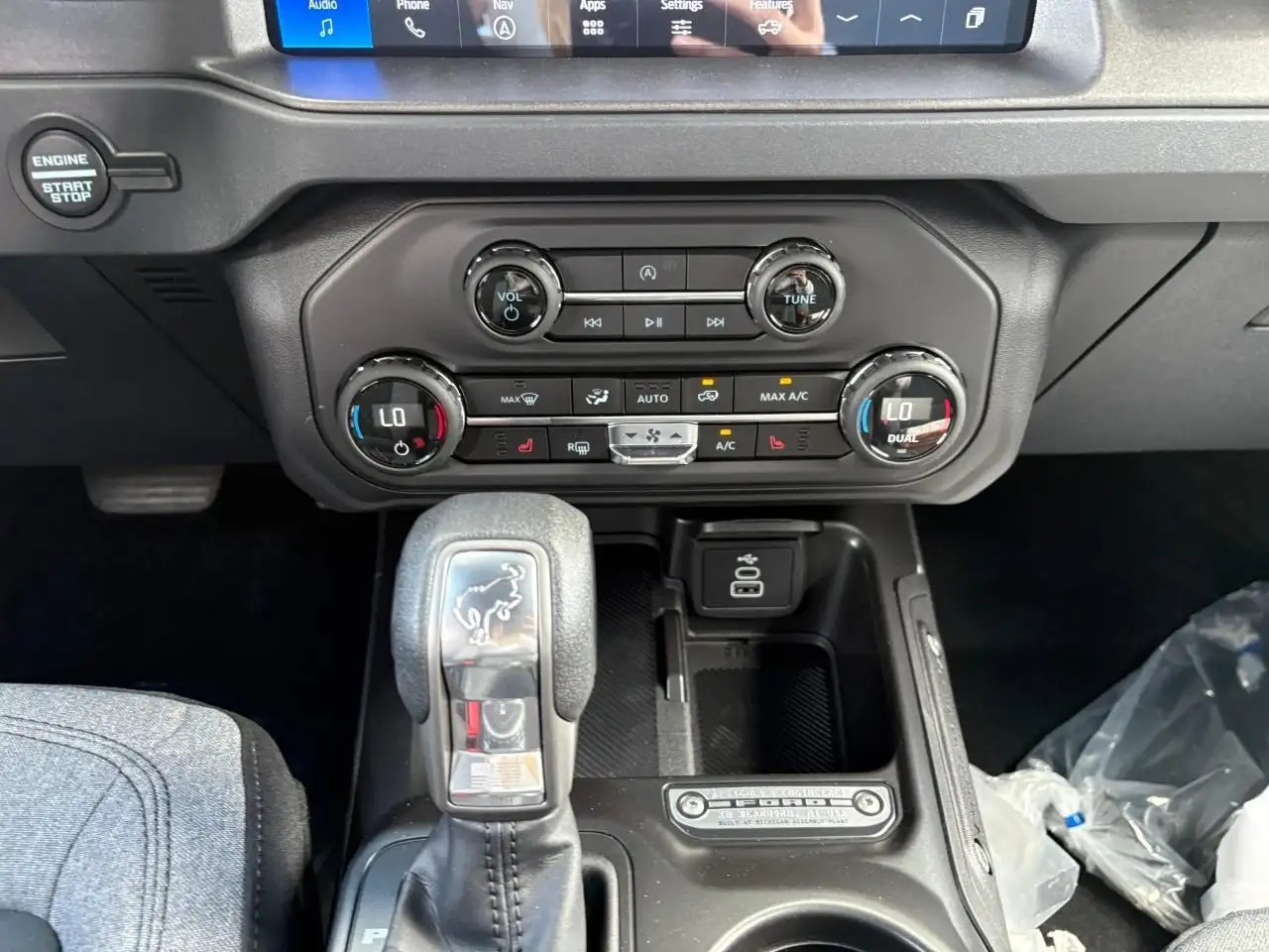 Ford Bronco снимка Ford Bronco