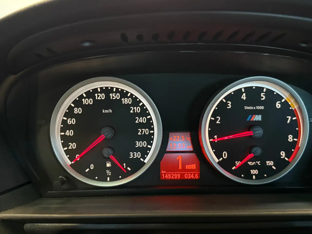 BMW 5 Series снимка BMW 5 Series
