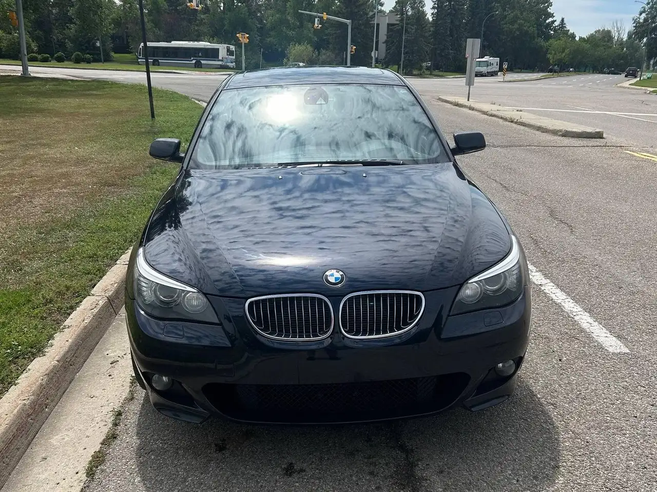 BMW 5 Series снимка BMW 5 Series