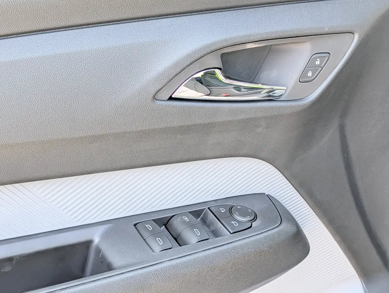 Chevrolet Bolt fotografie Chevrolet Bolt