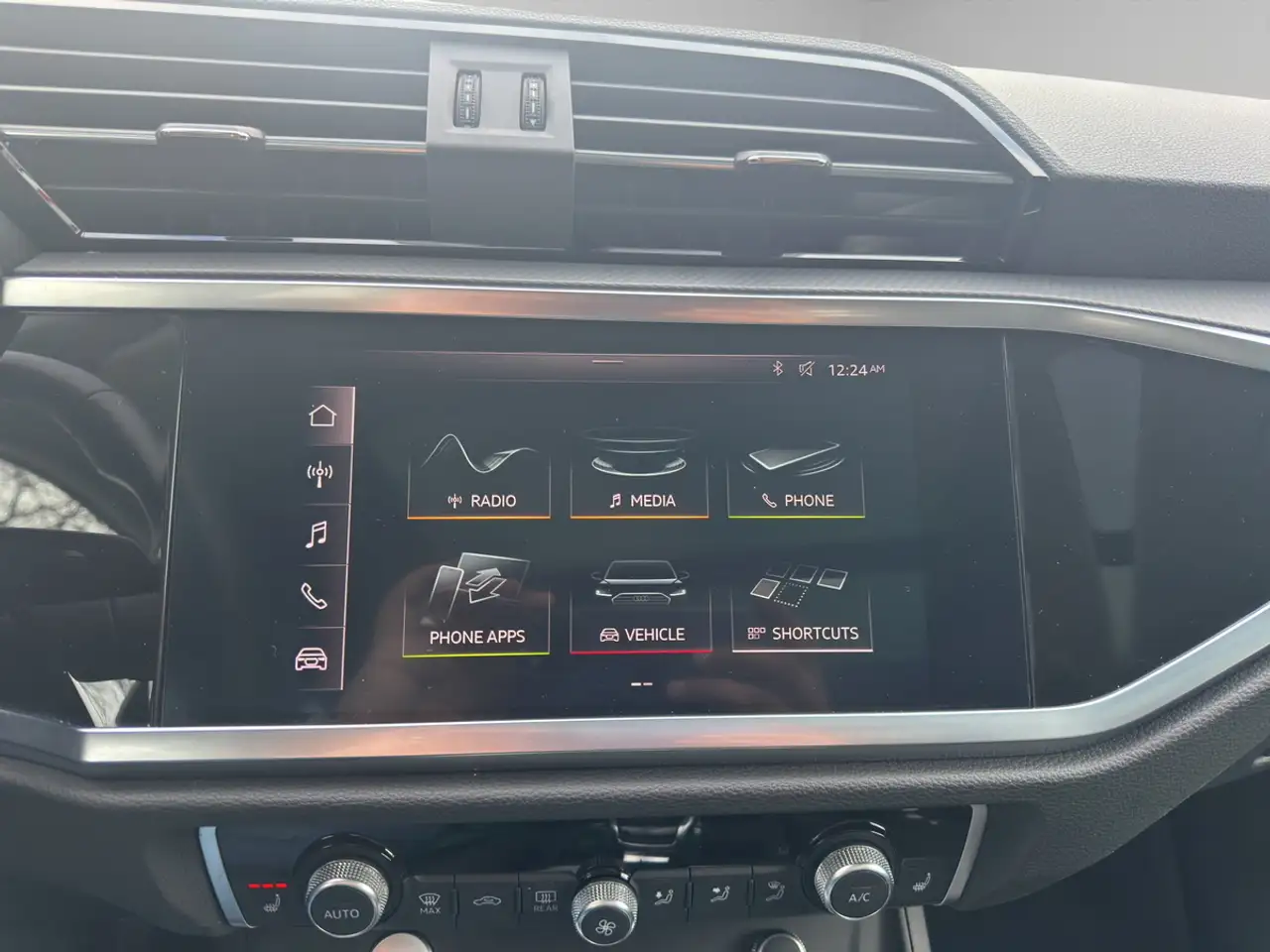 Audi Q3 снимка Audi Q3